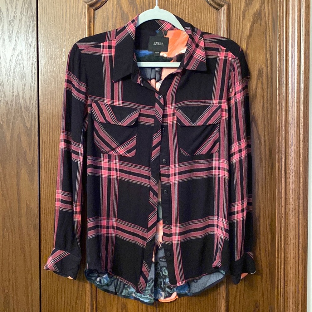 Fun plaid/floral Guess button down women’s size S
